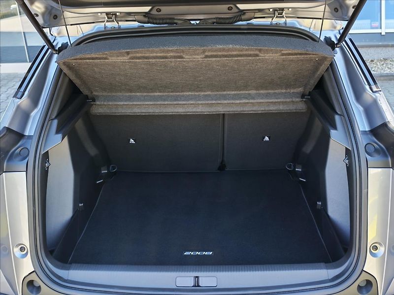 Peugeot 2008 1.2 BUSINESS Hybrid 110 e-DCS6 - fotka 6 z 16