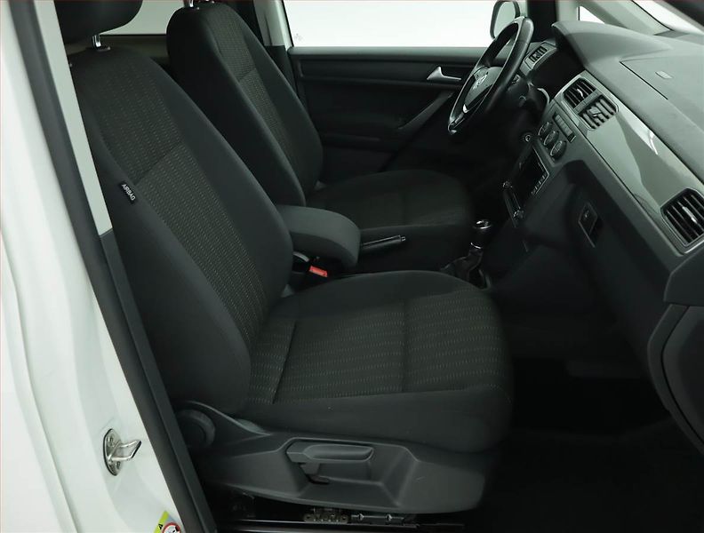 Volkswagen Caddy (2017) 2.0 TDI, 7Míst - fotka 9 z 18