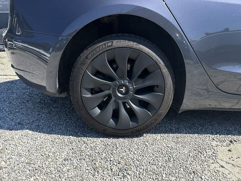 Tesla Model 3 Performance Dual AWD - fotka 25 z 28