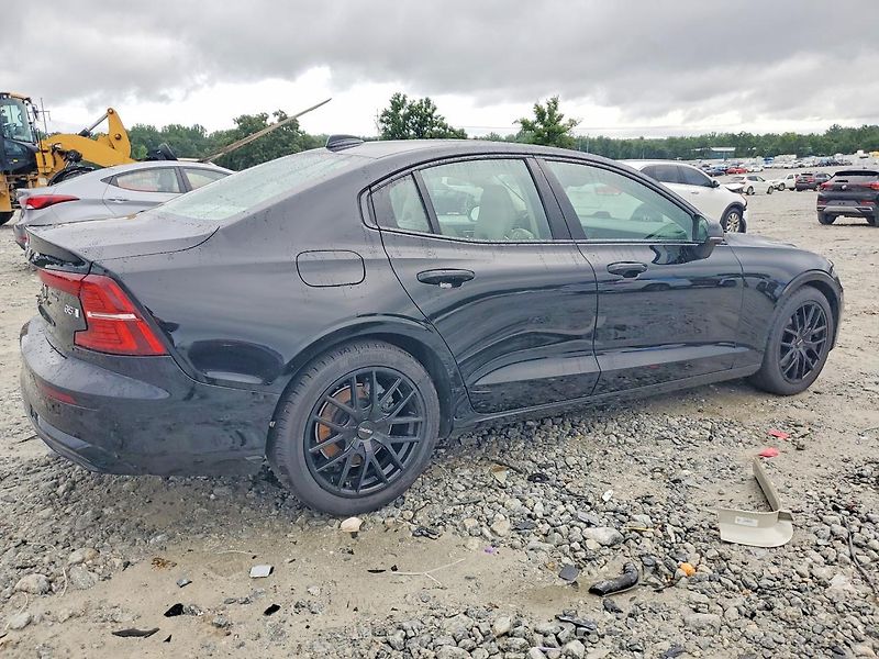 Volvo S60 (2023) PLUS - fotka 4 z 11