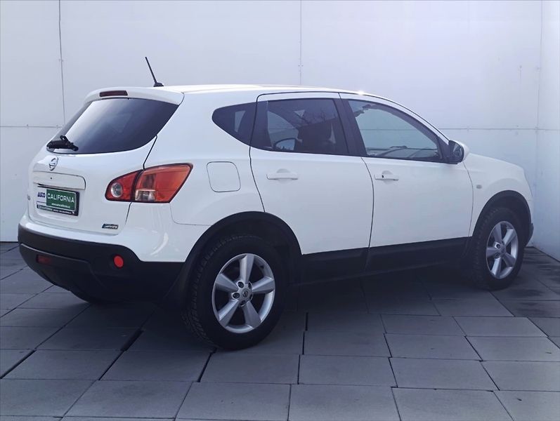 Nissan Qashqai 1,5 DCi Navi Kamera Panorama - fotka 6 z 31