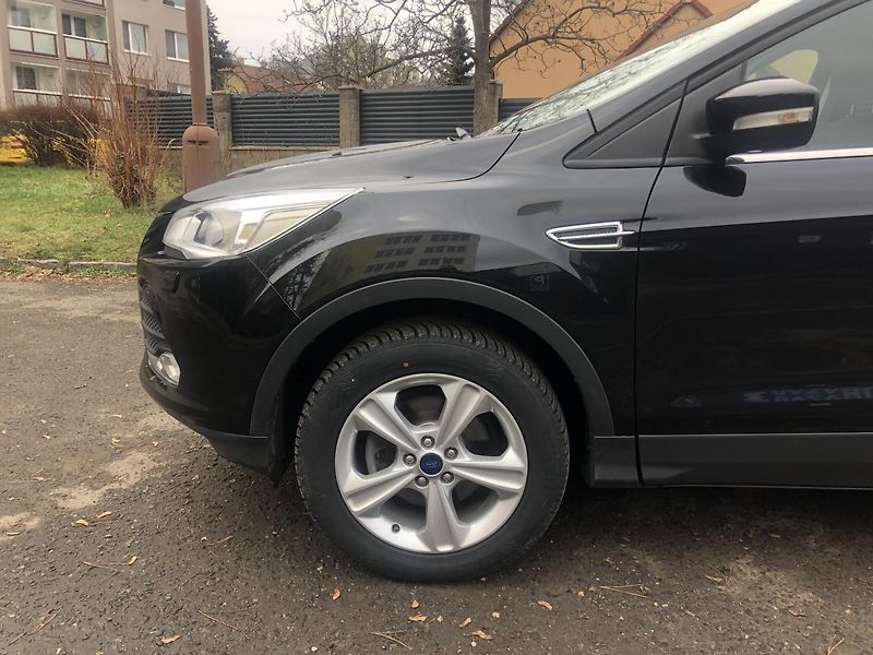 Ford Kuga (2015) 1,5 110kW 1.majitel pěkný stav - fotka 16 z 63