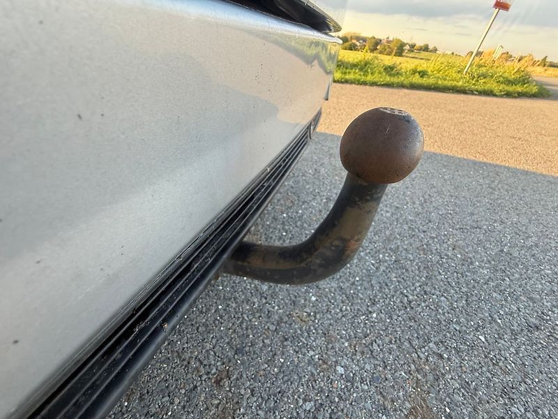 Ford Mondeo 2,0 TDI KOMBI TAŽNÉ 2X KOLA - fotka 12 z 13