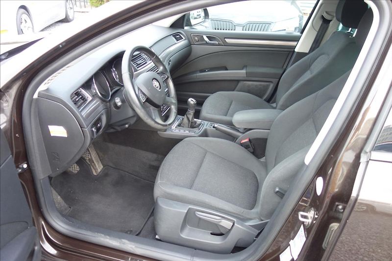 Škoda Superb 2,0 TDi 103KW,ČR,ACTIVE,4x4. - fotka 5 z 6