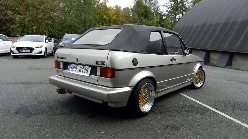 Volkswagen Golf MK1 cabrio 1.8i 70 kW KARMANN - fotka 5 z 24