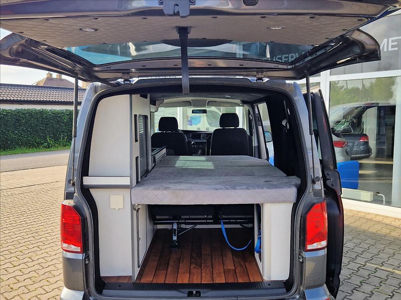 Volkswagen T6.1 2,0 TDI CAMPING VESTAVBA 4MÍST - fotka 11 z 41