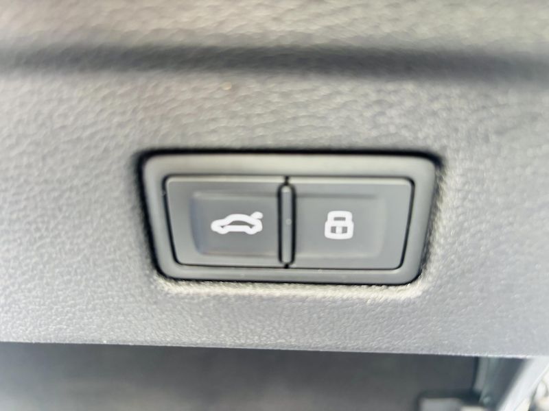 Audi A5 (2018) 2.0 TDI, 140kW, Quattro,S LINE - fotka 17 z 17
