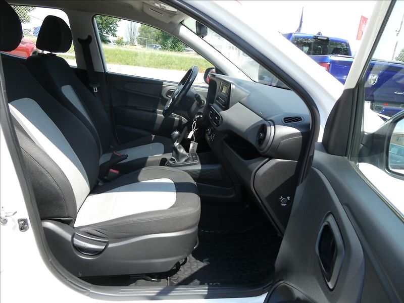 Hyundai i10 1,0 i 49kW 1.majitel, DPH, ČR - fotka 19 z 30
