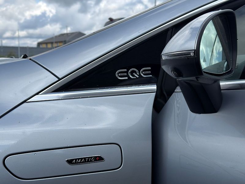 Mercedes-Benz EQE 53 AMG 4MATIC+ - fotka 24 z 38