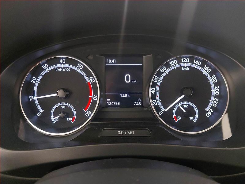 Škoda Rapid (2018) Spaceback 1.0 TSI - fotka 11 z 18
