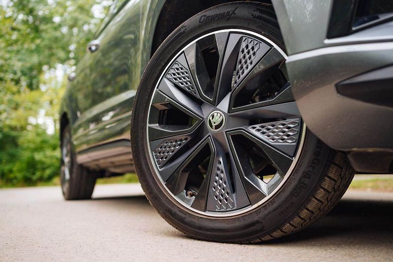 Škoda Karoq (2024) Sportline 2.0 TDI - fotka 10 z 28