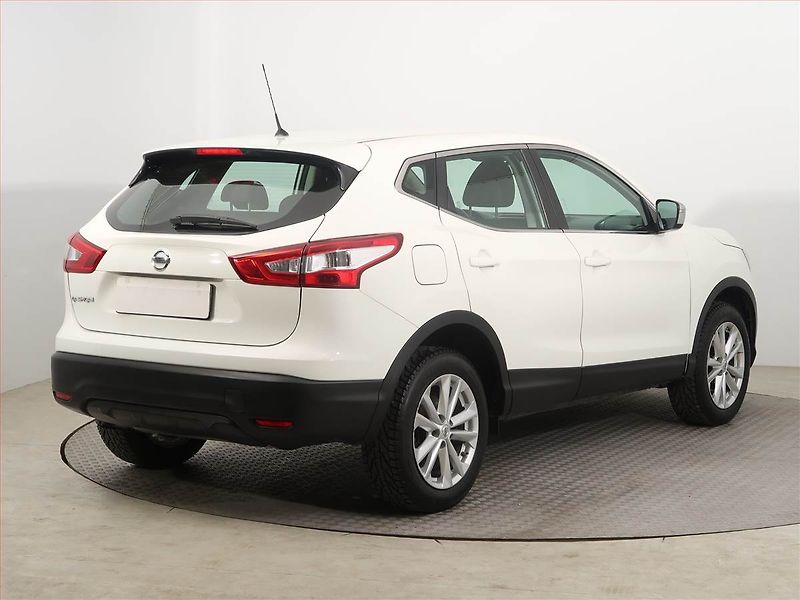 Nissan Qashqai (2016) 1.2 DIG-T, Tempomat - fotka 5 z 13