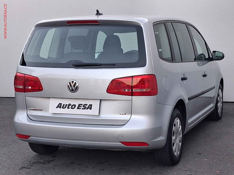 Volkswagen Touran (2013) 1.6TDi, Trendline - fotka 4 z 15