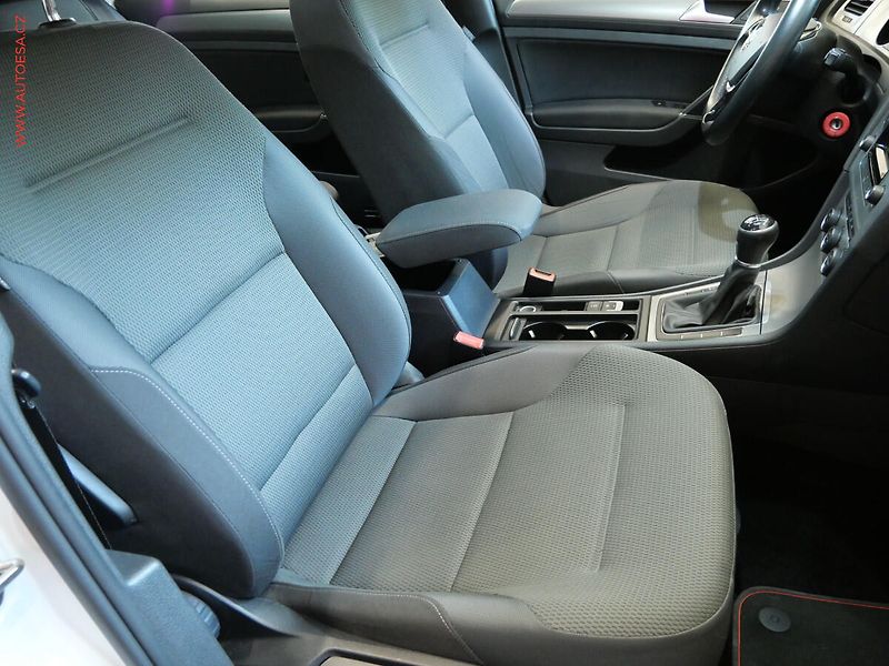 Volkswagen Golf (2014) 1.2TSi, ČR, AC, temp - fotka 12 z 23