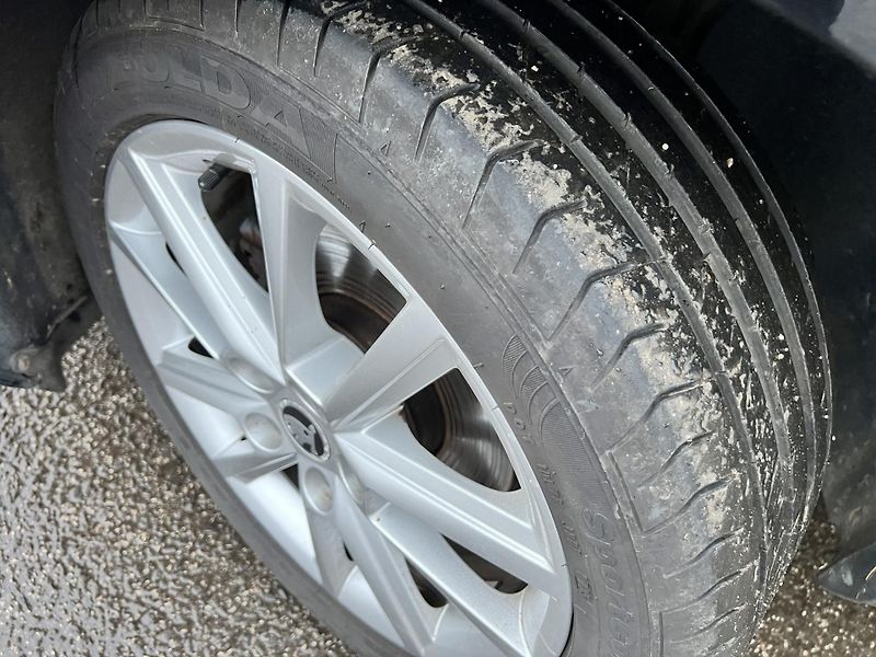 Škoda Octavia 2.0TDI 110KW,4x4,KůŽE,NAVI,XEN - fotka 44 z 45