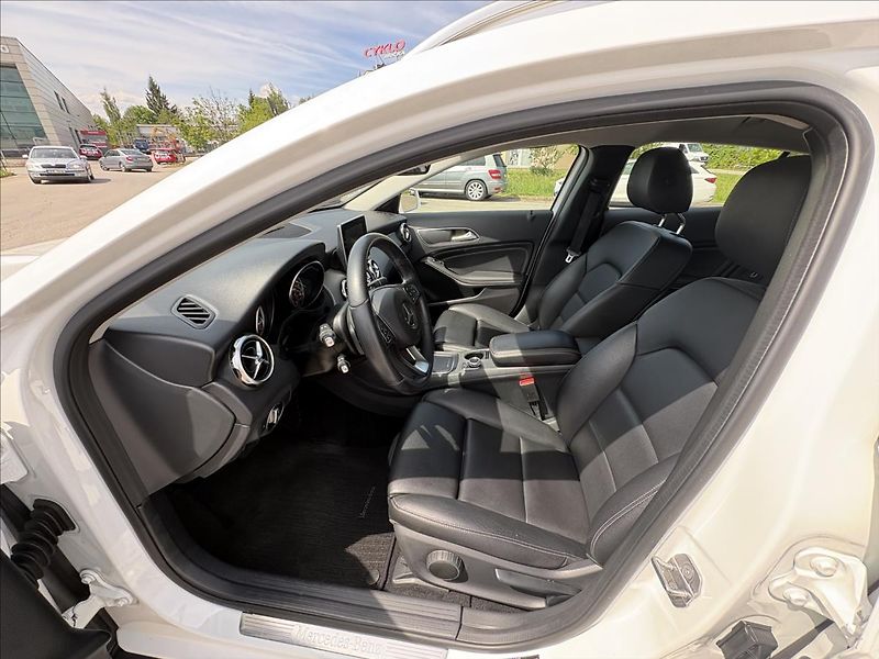 Mercedes-Benz GLA 1,6 180i 90kW AT,Led,Kůže,Navi - fotka 3 z 34