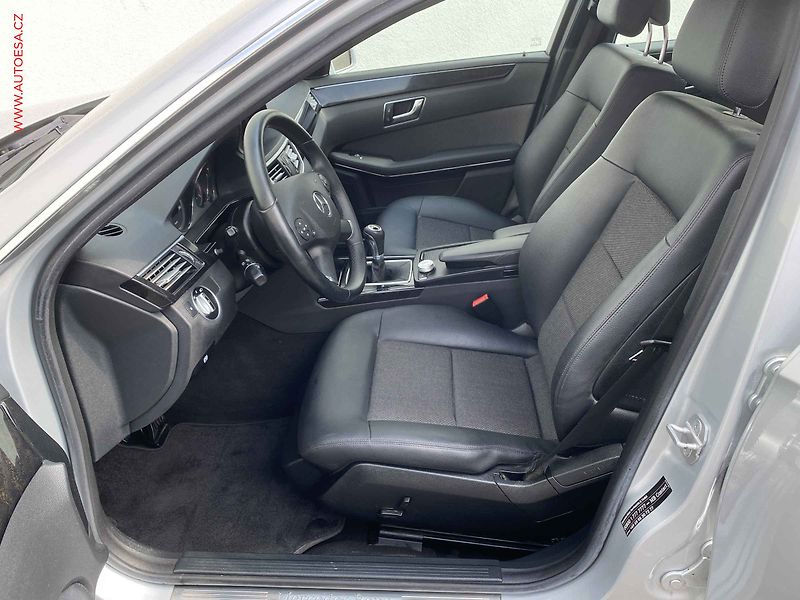 Mercedes-Benz Třídy E (2011) 2.2 CDi E200, Avantgarde - fotka 9 z 18