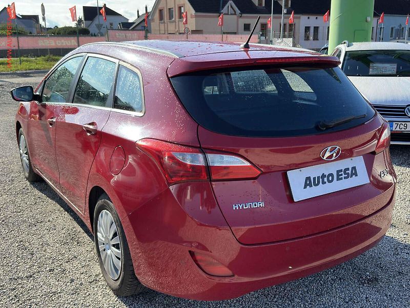 Hyundai i30 (2015) 1.6 16V, ČR, AAC, tempo - fotka 6 z 19