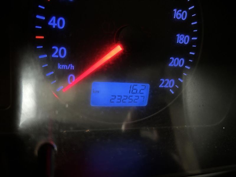 Volkswagen Transporter 2,5   96kW,6.MÍST,VALNÍK,TAŽNÉ - fotka 15 z 18