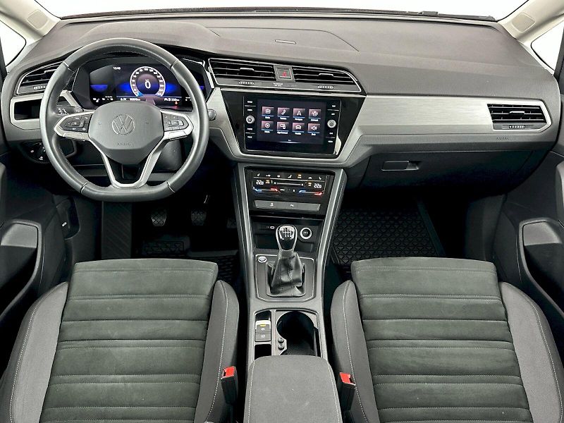 Volkswagen Touran (2023) Comfortline 1.5 TSI 110kW - fotka 5 z 32