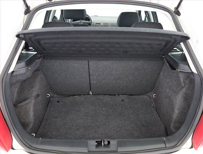 Škoda Fabia (2005) 1.2, po STK, oblíbený vůz - fotka 14 z 14