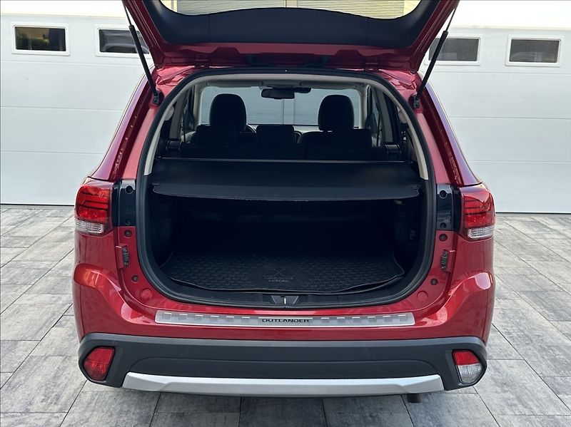 Mitsubishi Outlander 2,2 DI-D 150PS  Intense+ -7 4x - fotka 40 z 53