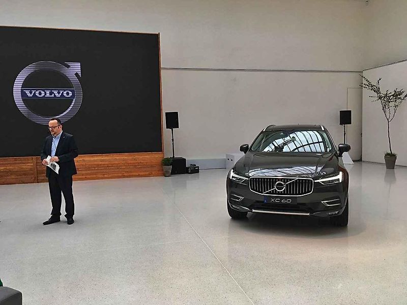 Volvo XC60 v Galerii Mánes.