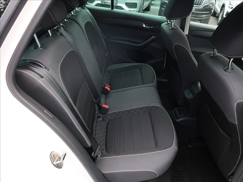 Škoda Fabia 1,0 TSi,70kW,1majČR,serv.k,DPH - fotka 18 z 28