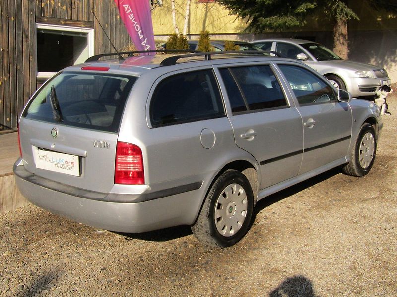 Škoda Octavia (2009) 1.9 TDI 74kW  BEZ KOROZE - fotka 11 z 33