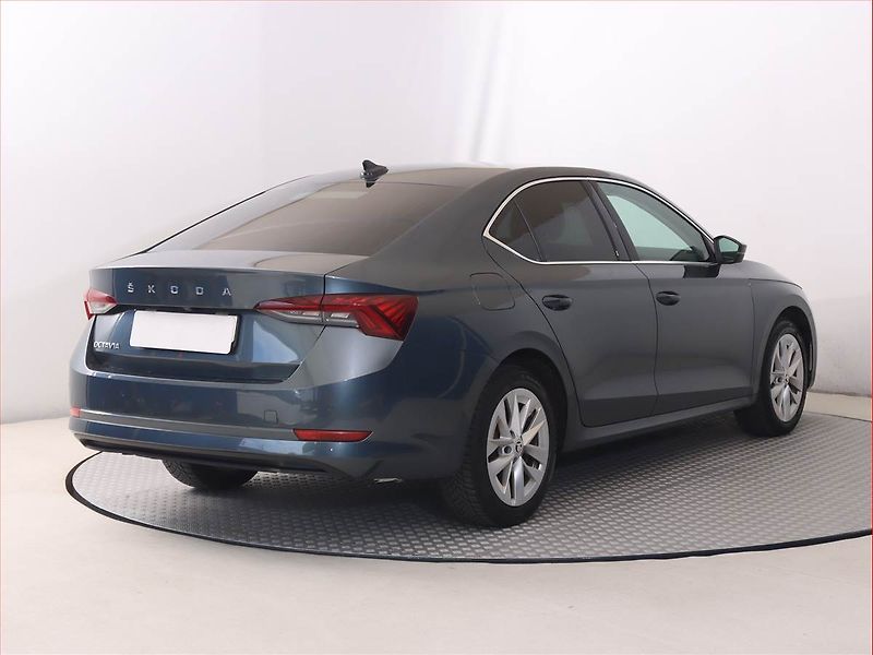 Škoda Octavia (2022) Ambition Plus 2.0 TDI - fotka 5 z 20