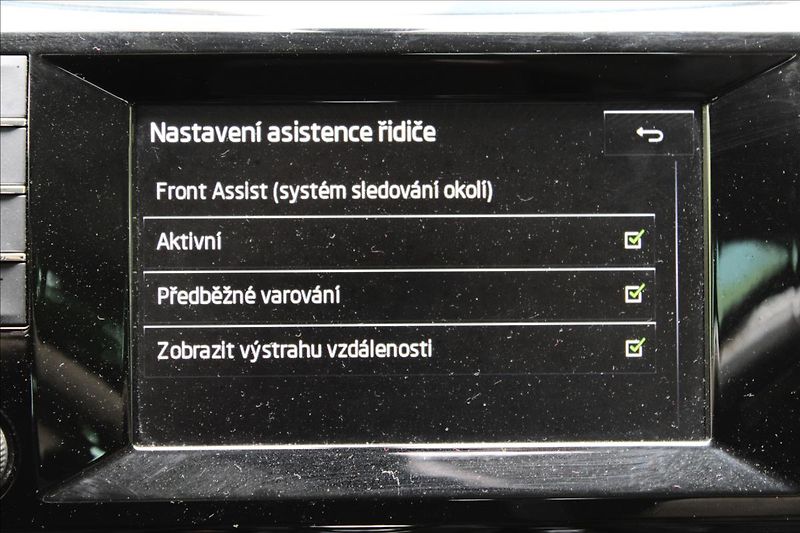Škoda Superb 2.0 TDI/Style/4x4/DSG/140kW/CZ - fotka 23 z 40