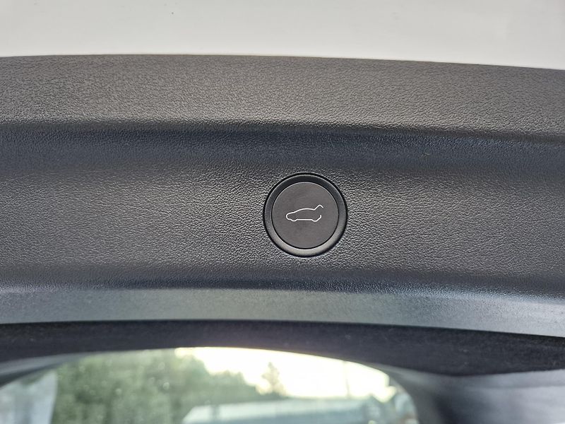 Tesla Model Y LONG RANGE DUAL MOTOR  92,7% - fotka 45 z 48