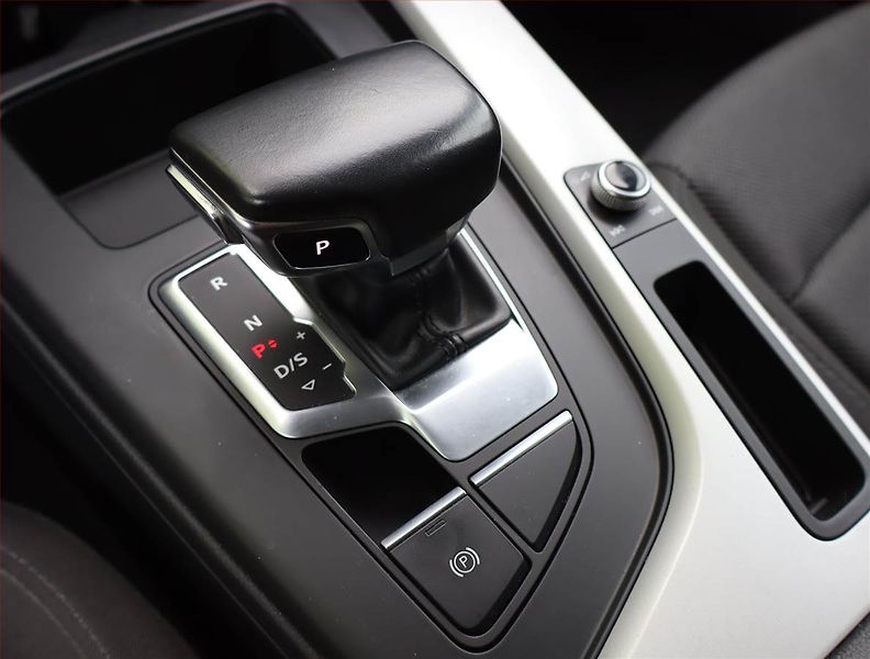 Audi A4 (2020) 30 TDI, Automat, Navi - fotka 13 z 19
