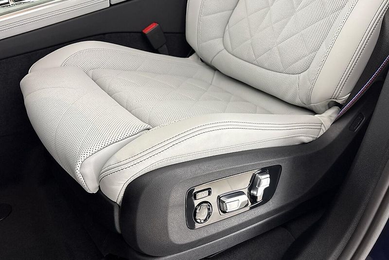BMW X5 xDrive40d - fotka 7 z 26