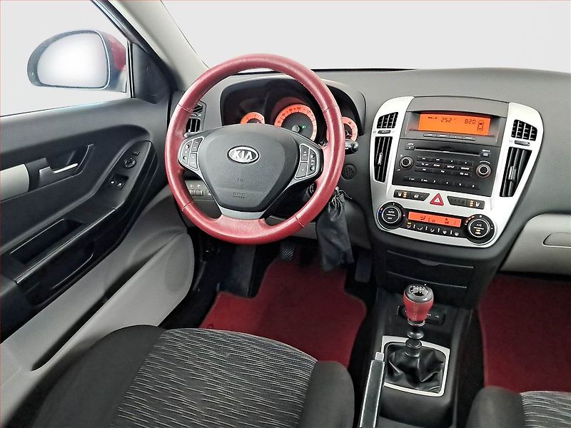 Kia Ceed (2010) 1.6 CRDi, po STK, udržované - fotka 7 z 18