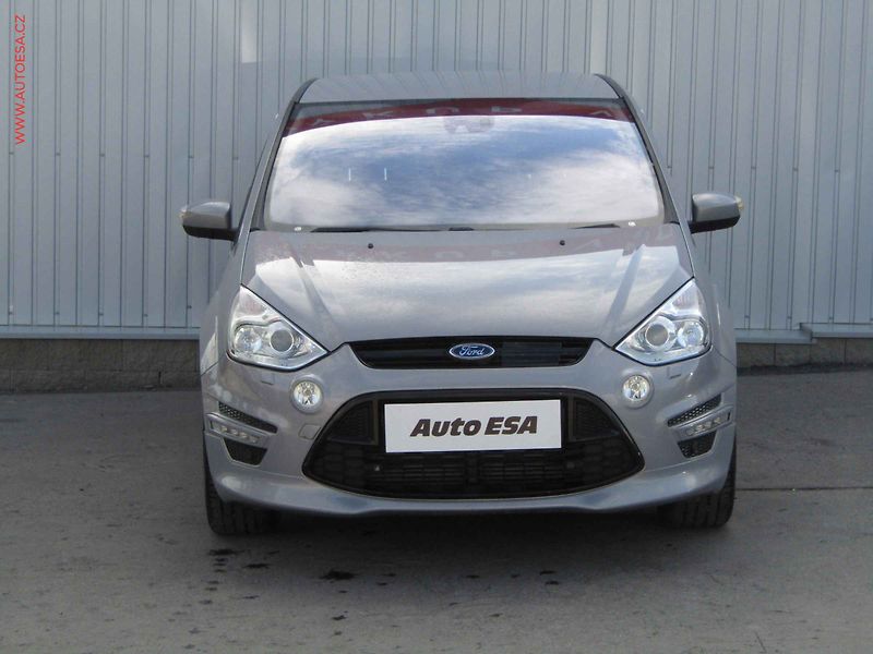 Ford S-MAX (2011) 2.0 EB, ČR, Titanium, AT - fotka 2 z 20