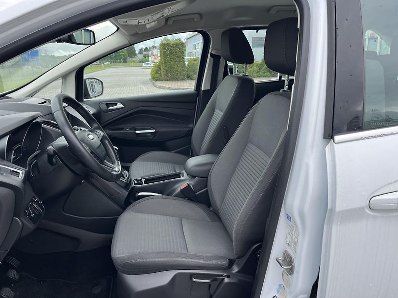 Ford Grand C-MAX (2017) 2.0 TDCI-110kW - fotka 10 z 15