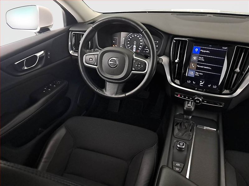 Volvo V60 (2019) D3 2.0, 4X4, Automat, Kůže - fotka 7 z 24