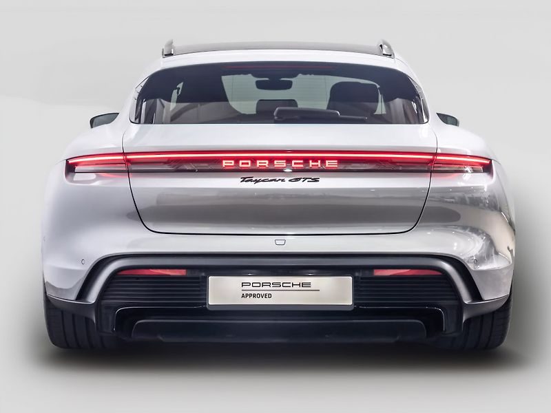 Porsche Taycan GTS Sport Turismo HuD Inno Ven - fotka 5 z 20