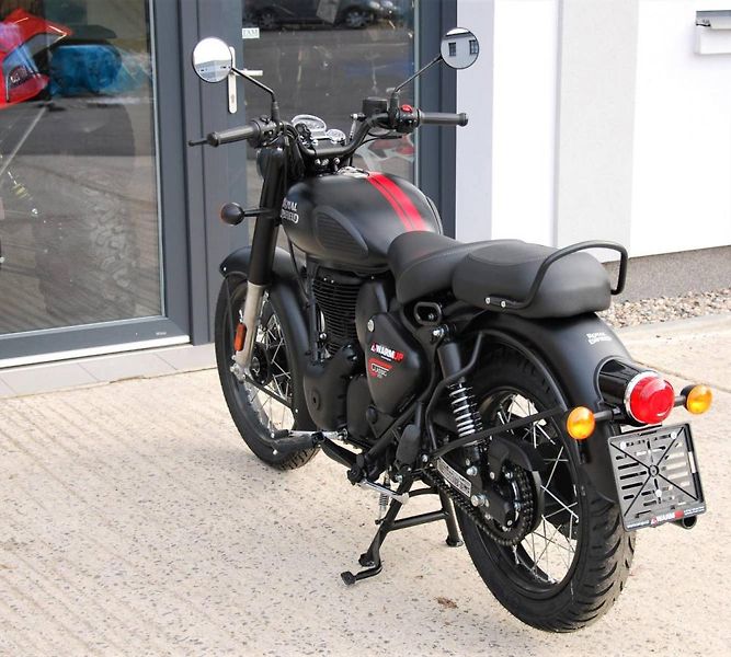 Royal Enfield Classic 350 (2026) BLACK - fotka 12 z 25