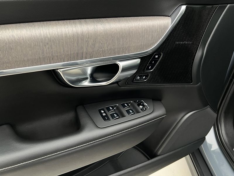 Volvo V90 CC B4 AWD PLUS AUT - fotka 17 z 45