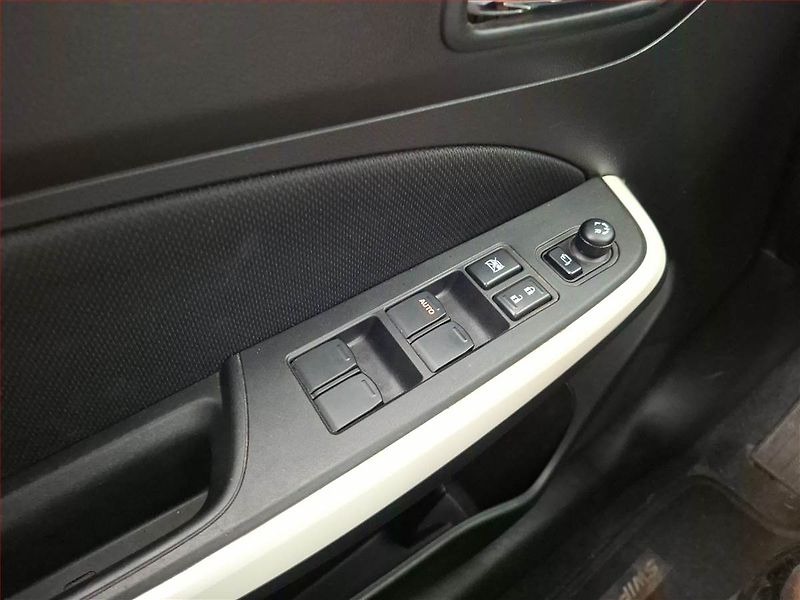 Suzuki Swift (2019) 1.0 BoosterJet, Automat, Navi - fotka 15 z 16