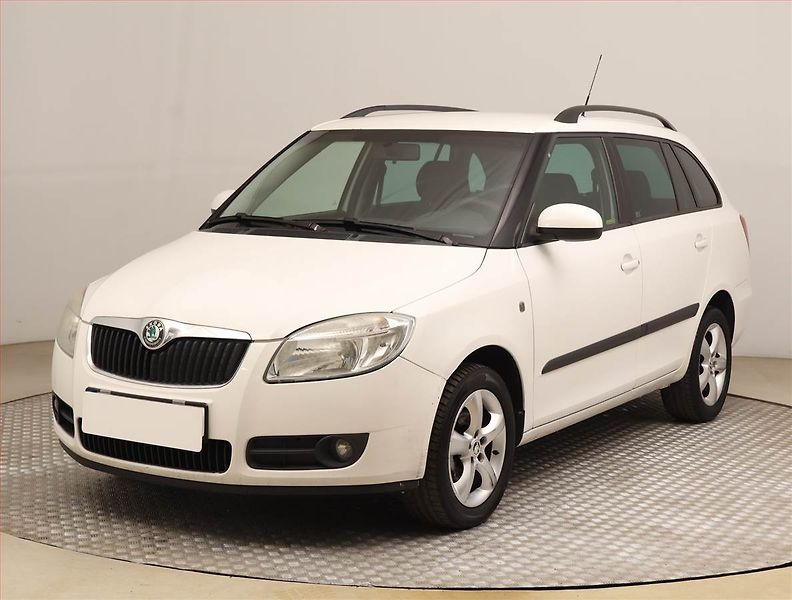 Škoda Fabia (2009) Ambition 1.2 12V, po STK - fotka 2 z 14