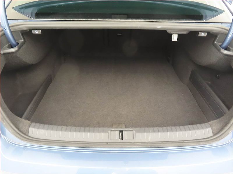 Volkswagen Passat (2015) Highline 2.0 TDI, Kůže, Navi - fotka 14 z 17