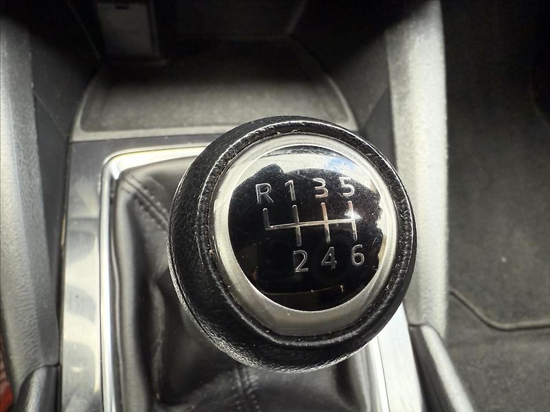 Mazda 6 2,0 - fotka 18 z 22