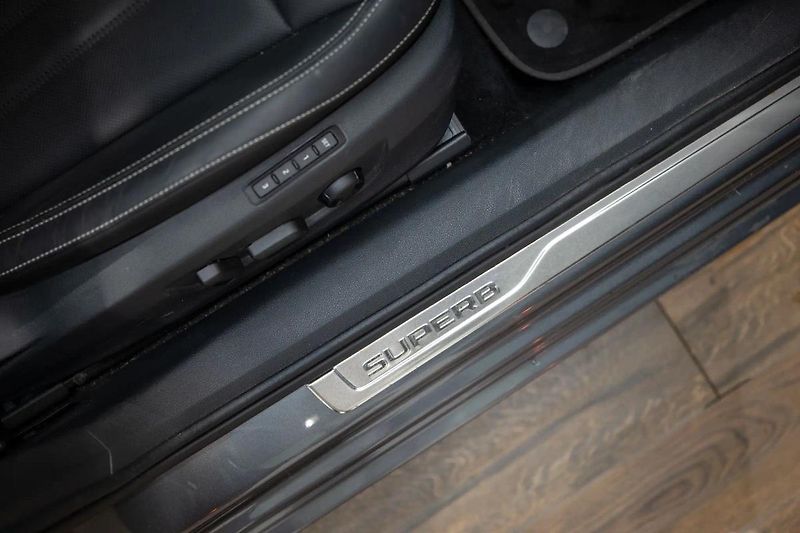 Škoda Superb 2.0 TDI 147 kW 4x4 L&K - fotka 29 z 38