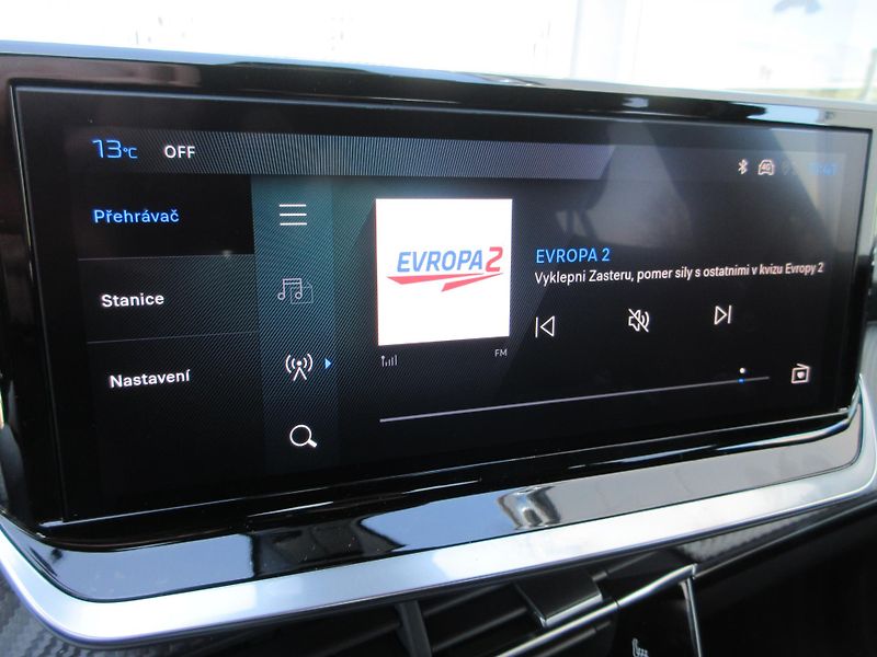 Peugeot 2008 ALLURE Hybrid 145 e-DCS6 - fotka 23 z 37