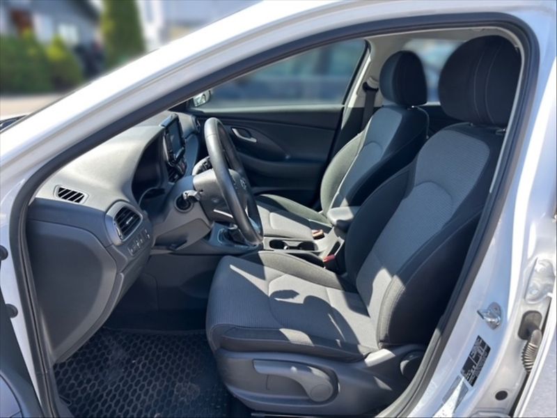 Hyundai i30 1,5 i Family Comfort - fotka 7 z 11