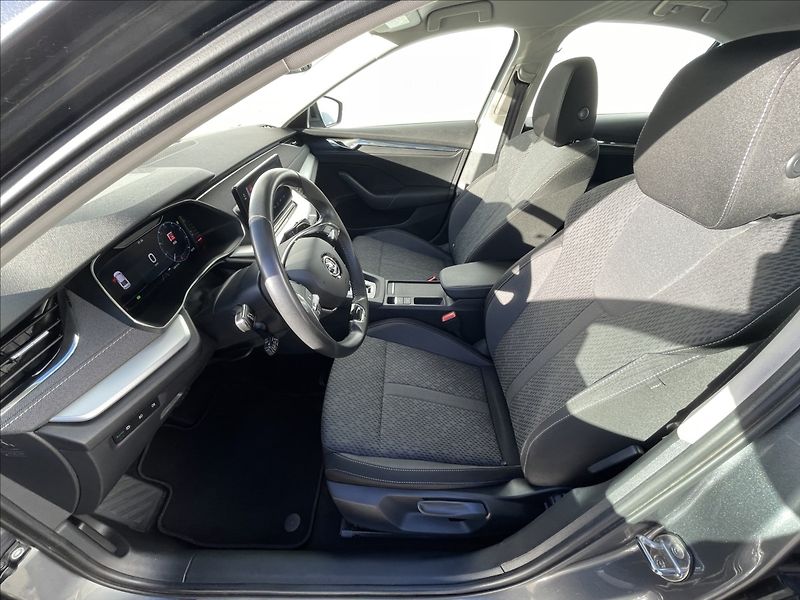 Škoda Octavia 2,0 TDI DSG Style Plus ACC - fotka 4 z 24