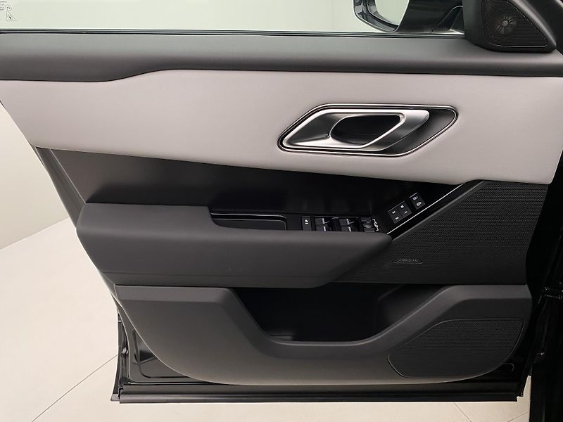 Land Rover Range Rover Velar D300 Dynamic SE REZERVACE - fotka 7 z 61